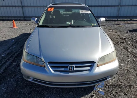 2001 Honda Accord Ex z USA, uszkodzony, nr VIN 1HGCG16551A080247